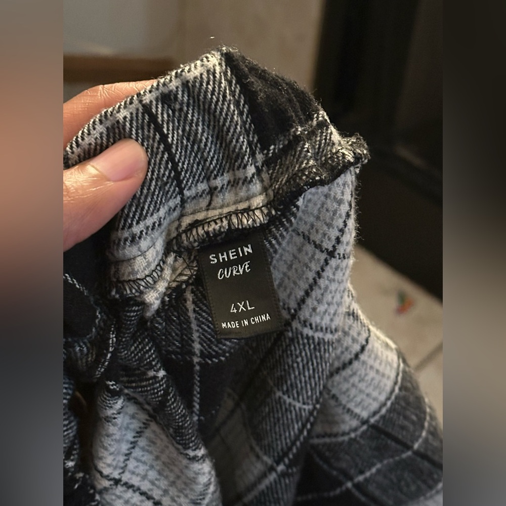 Plaid skirt - Picture 2 of 3